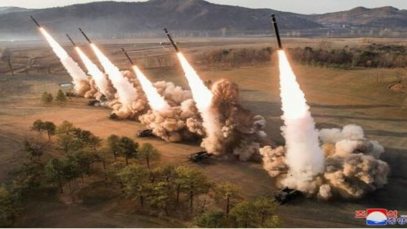 Kuzey Kore Lideri Kim Jong Un Roketatarları Fırlattı