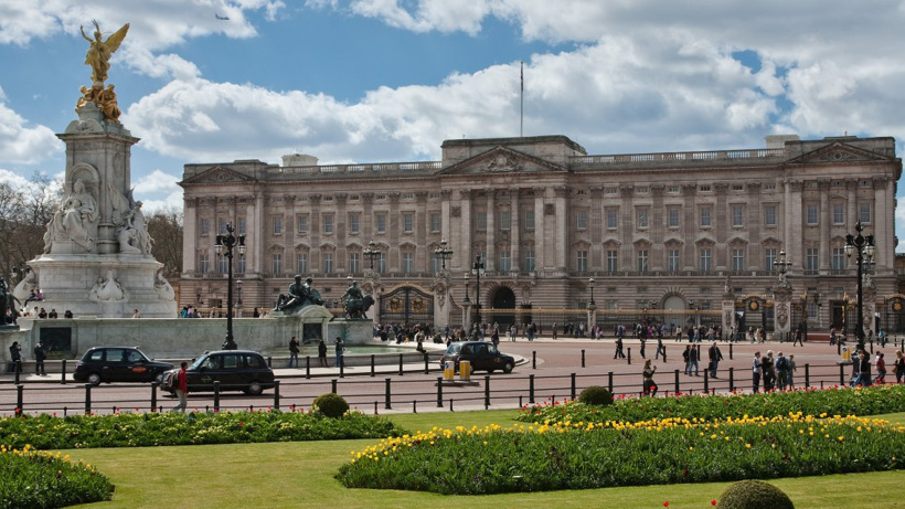 Buckingham Sarayı Işıklarını Kapatıyor