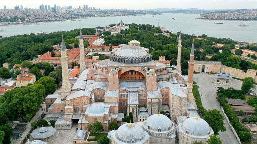 Neyse Ki Üniversite Arkadaşı Yok! Erdoğan Ayasofya İhalesini Lise Arkadaşına Verdi