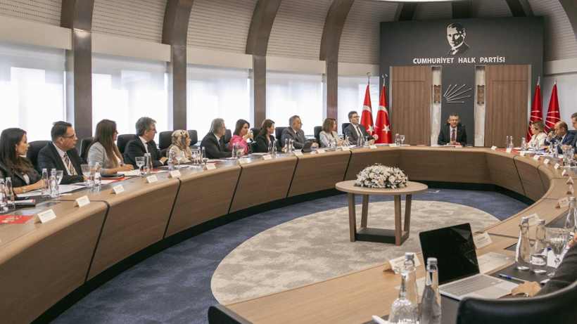 CHP MYK'da Parti Aleyhine Çalışanlar, Tüzük Kurultayı ve Erdoğan'ın Ziyareti Gündemde!
