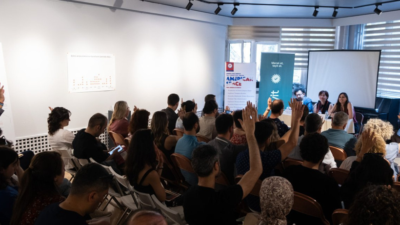 İnternetteki yanlış bilgi sorunu, Ankara’da düzenlenen panel ve sergiyle ele alındı