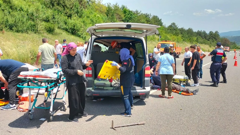 Bolu'da Facia: Takla Atan Minibüste Çok Sayıda Ölü ve Yaralı!