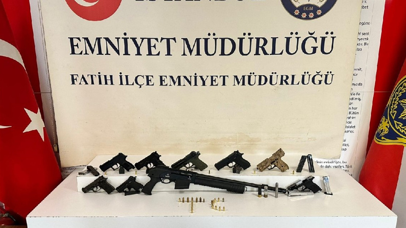 Bakkala Silah Operasyonu 8 Tabanca, 1 Pompalı Tüfek Ele Geçirildi