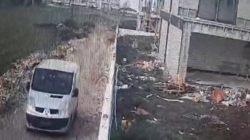 Büyükçekmece'de Filmleri Aratmayan Olay: 2 Polis Yaralandı!