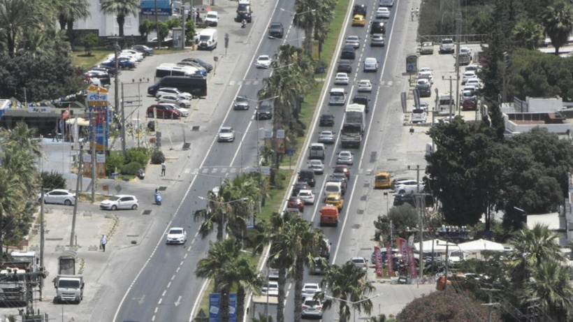 Nüfusu Bayramda 1 Milyona Ulaşmıştı! Dönüş Başladı, Trafik Kilitlendi