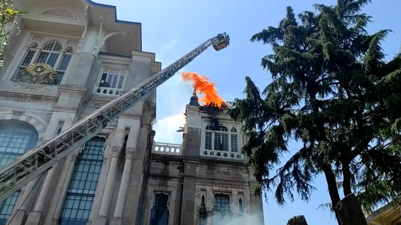 Sağlık Bilimleri Üniversitesi'nde Yangın!