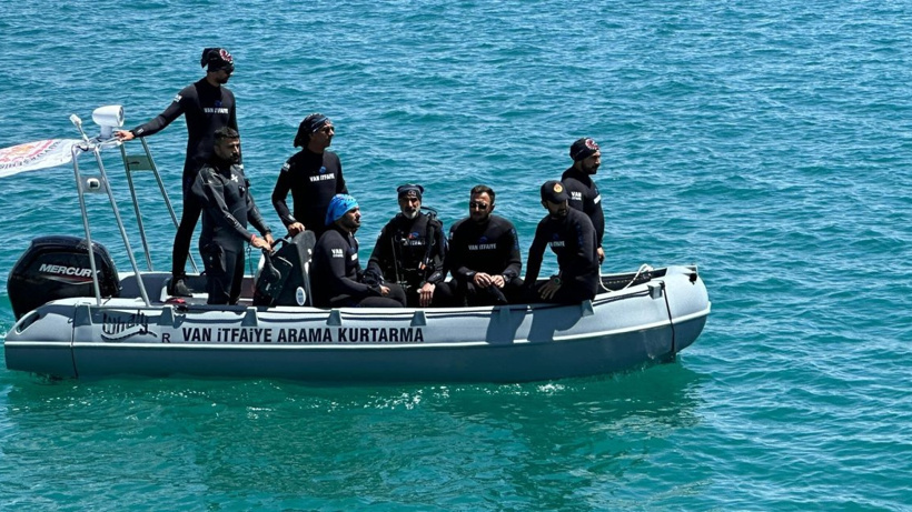 Van Gölü'nde Umutlu Bekleyiş