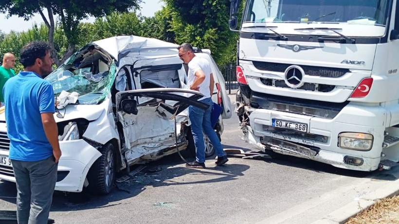 TIR Çarptı Feci Şekilde Can Verdi!
