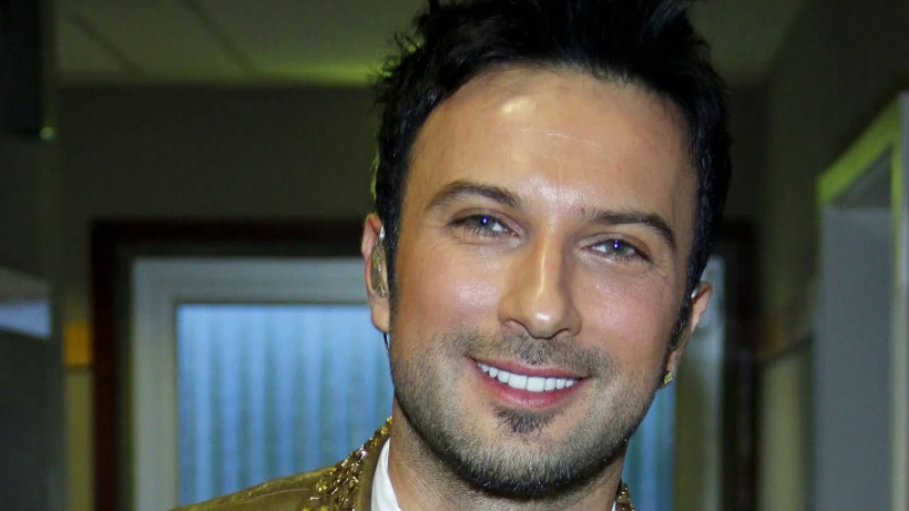 Megastar Tarkan Yıllar Sonra Küpe Taktı