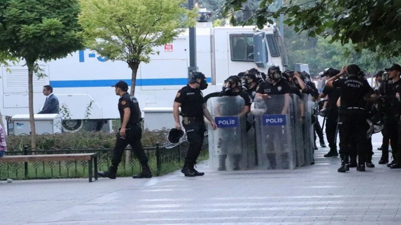 Gösteri ve yürüyüşlere 3 günlük yasak!