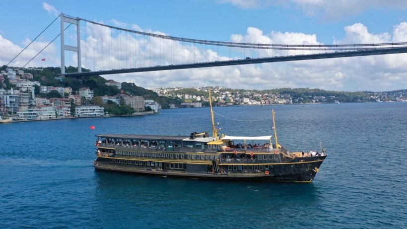 Deprem bölgesinden boğaza!