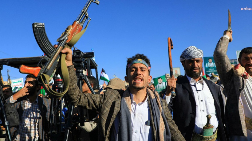 Husiler, İsrail'e petrol taşıyan Suudi Arabistan gemisini vurdu
