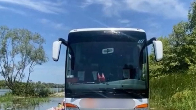 Kızılırmak Nehri'ne girip keyif yapan şoförler firmanın başını yaktı!