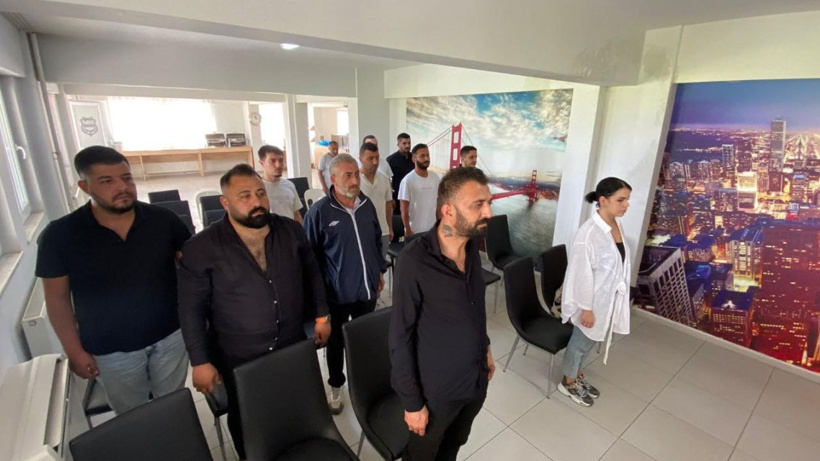 14 kişi kongreye katıldı. 500 üyeyi kulüpten attı