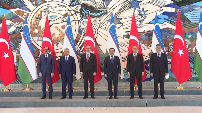 Türkiye ve Özbekistan, Taşkent’te üçlü toplantı düzenlendi