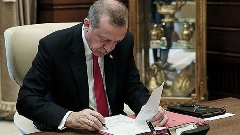 Erdoğan 3 bakan yardımcısını görevden aldı
