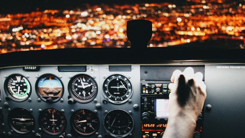 Yolcuların kulak zarı yırtıldı, burnu kanadı. Boeing uçağı "basınç sorunu" nedeniyle geri dönmek zorunda kaldı