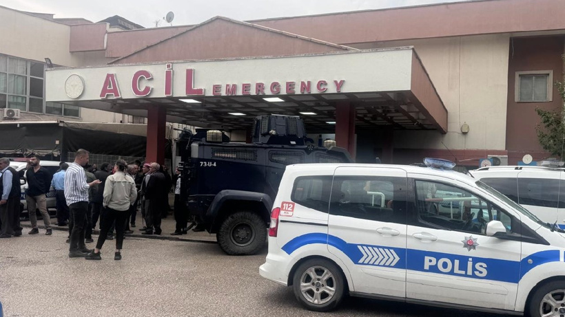 Şırnak'ta bir ağaca yıldırım isabet etti: 3'ü ağır 8 yaralı