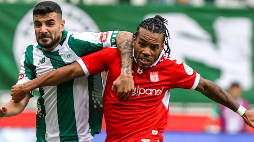 Konyaspor Ali Şaşal'a çarptı. Sivasspor puanı kaptı