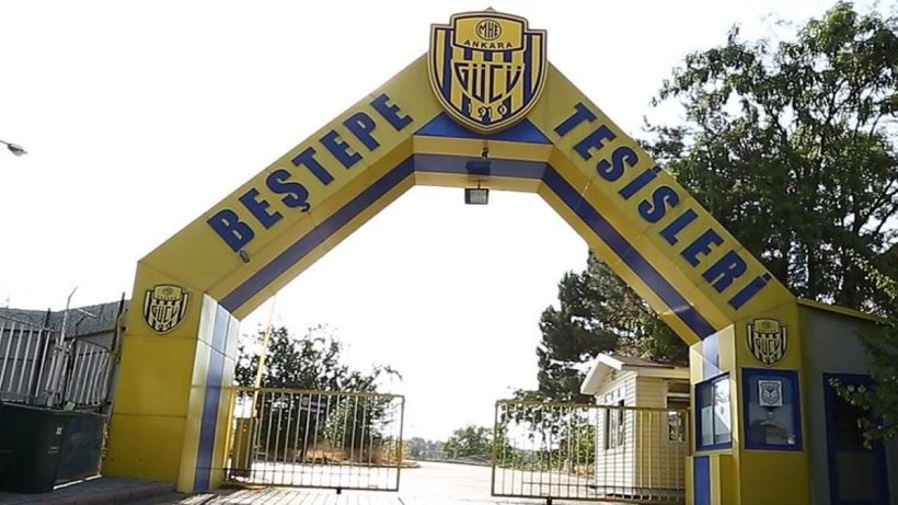 Beştepe karıştı. Akşam saatlerinde 6 istifa geldi