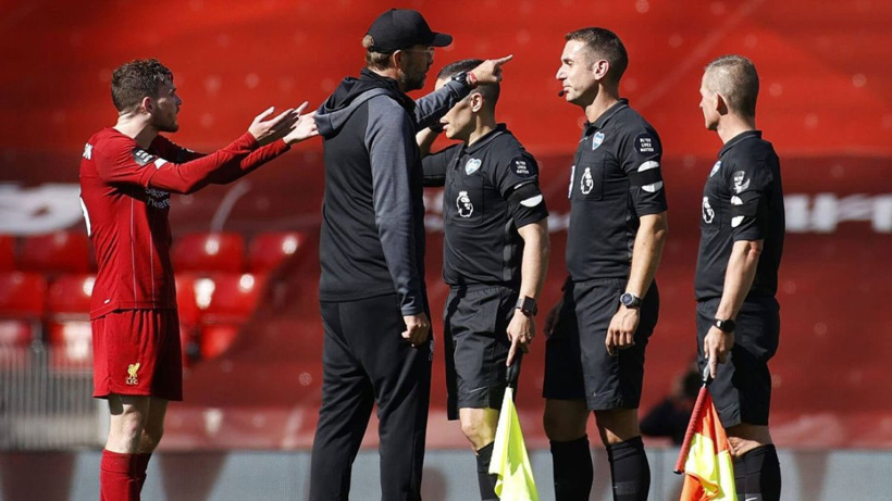 Liverpool ve Klopp'a küfür eden David Coote'nin hakemliği askıya alındı
