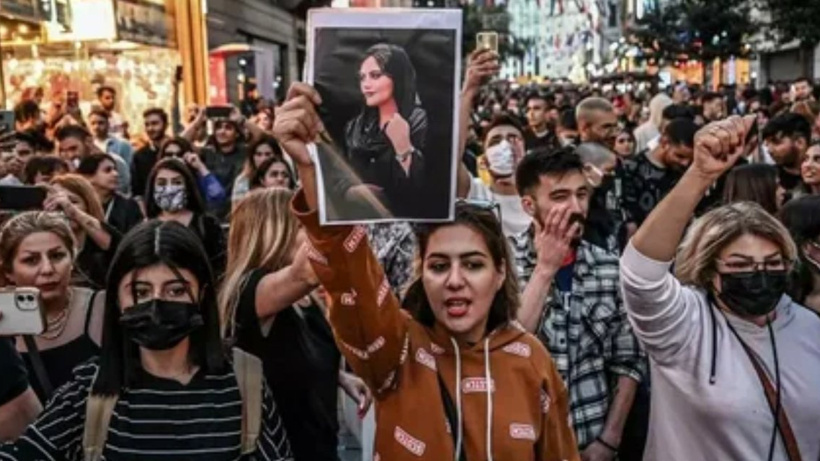 İran'da Mahsa Amini gösterileri nedeniyle 6 kişiye idam cezası verildi