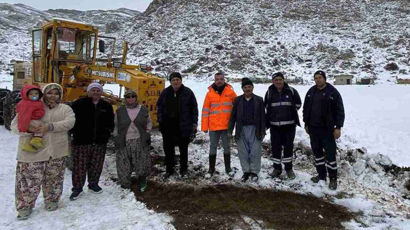 Kar yağışı nedeniyle yaylada mahsur kalan 9 kişi kurtarıldı