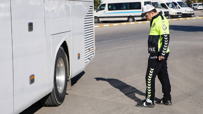 Yolcu otobüslerinde zorunlu kış lastiği denetimi