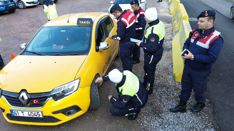 Jandarmadan zorunlu kış lastiği denetimi