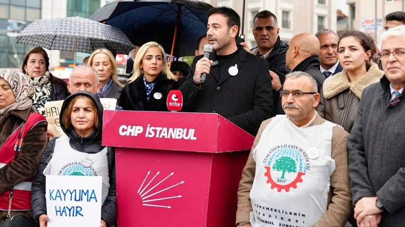 Akpolat'tan demokrasi nöbetine destek: CHP'ye zarar verilmek isteniyor