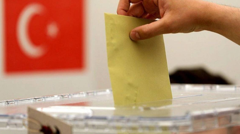 Son ankette birinci yine değişti