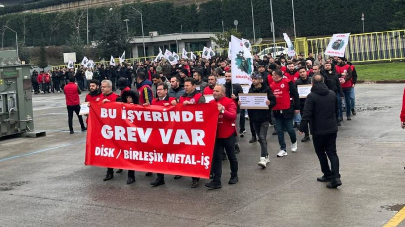 Yasağa rağmen greve devam. Metal işçileri bir fabrikada daha greve çıktı