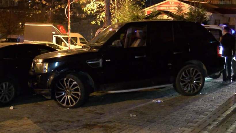 Esenyurt'ta sıkıştırdıkları aracı taradılar