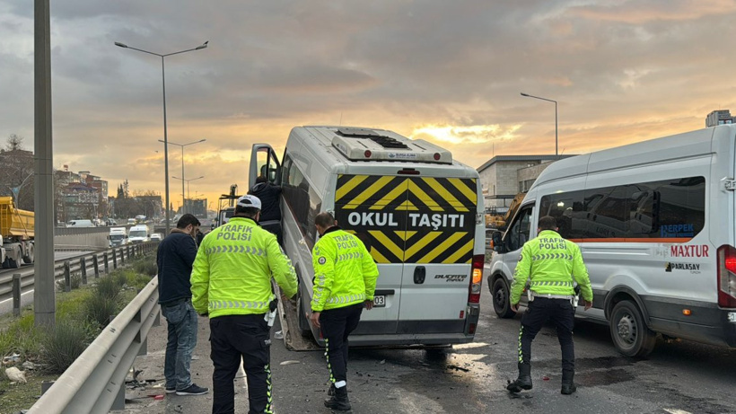 Kocaeli'de zincirleme trafik kazasında 4 kişi yaralandı