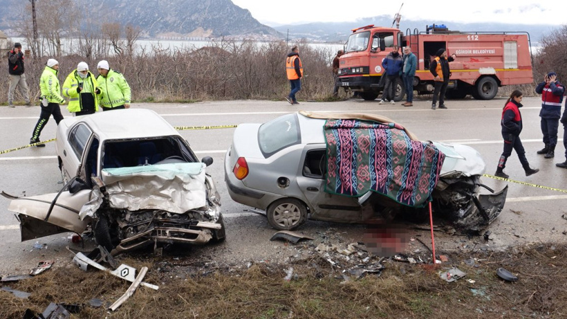 Isparta'ta feci kaza: 1 kişi öldü 3 kişi yaralandı