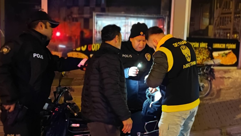 Adana'da 16 kişi yakalandı