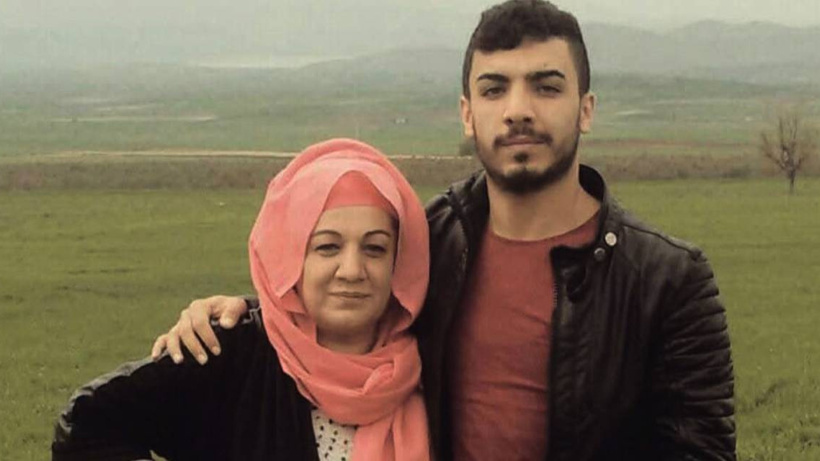 Anne oğul yan yana toprağa verildi