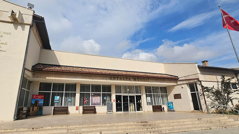 Bakanlığa 'Antalya Müzesi yıkılmasın' talebi