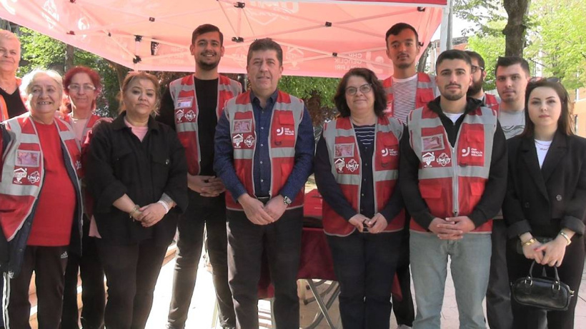 Bilecik'te İmamoğlu için imza kampanyası: 'Erken seçim' demiyoruz, 'derhal seçim' diyoruz