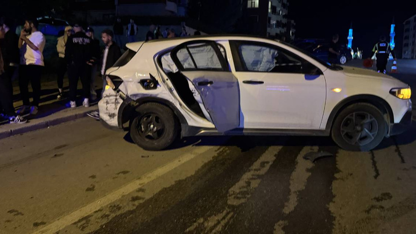 Alkollü sürücü anne ile bebeğini yaraladı