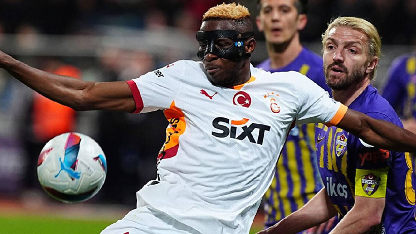 Osimhen'in Caner Erkin'e ne yaptığını açıkladı