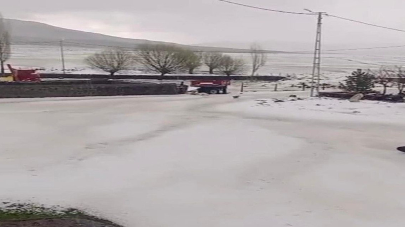 Ardahan’da kış geri döndü! Her yer beyaza büründü