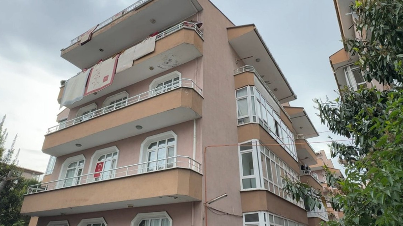 4 katlı bina mühürlendi: Depremde hasar almış