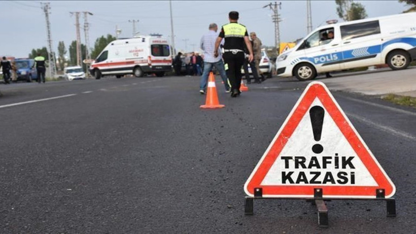 Gaziantep'te TIR'la otomobil çarpıştı: Baba ve oğlu hayatını kaybetti