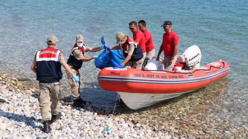 Van Gölü'nde kadın cesedi bulundu