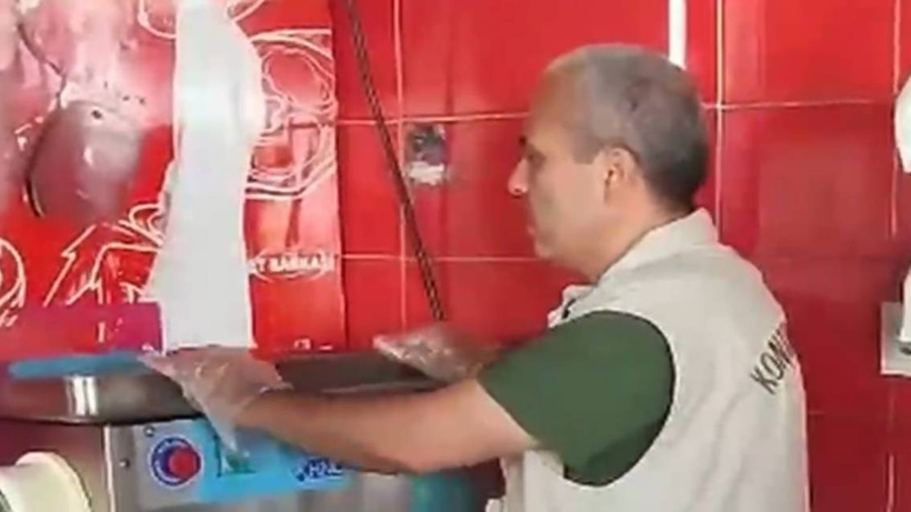 Kıyma makinesinde gizli düzenek: Bozuk etler ve sakatatlar kıymaya karıştırıldı