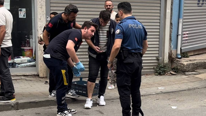 İhbara gelen polisin birini kendi birini köpeğine ısırttı