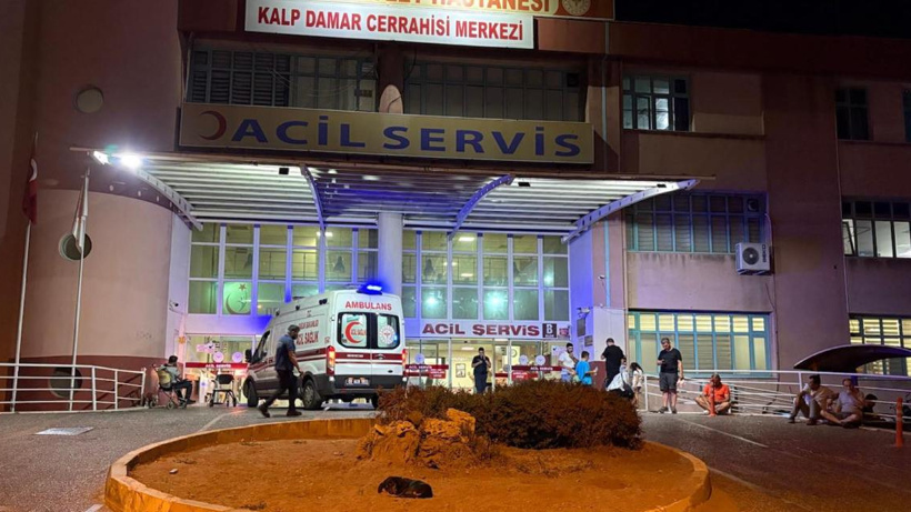 Mahallede kavga ettiği baba ve kızını tabancayla vurdu