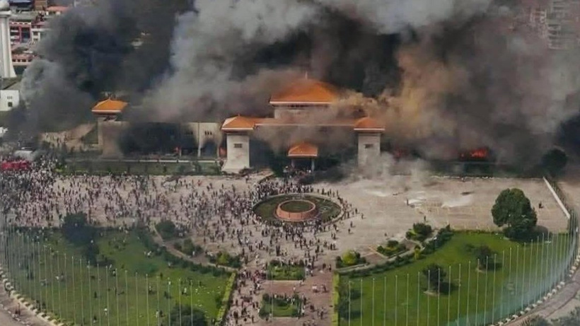 Nepal protestolarında ölenler şehit ilan edildi