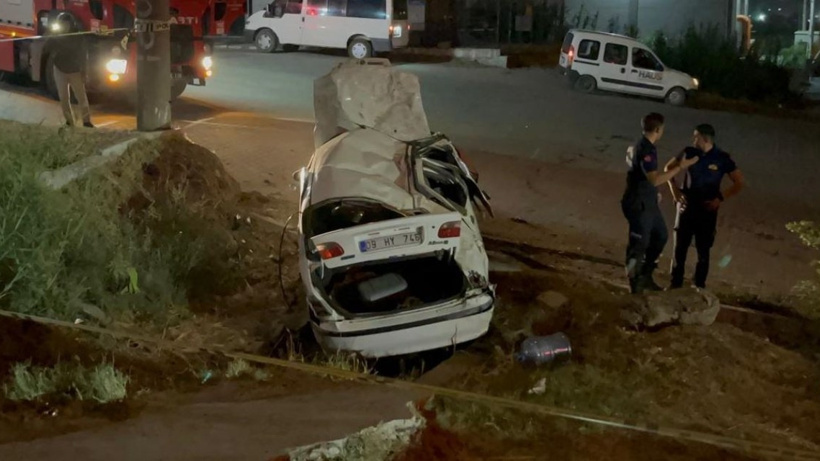 Aydın'da feci kaza! 3 araç birbirine girdi 1 kişi öldü